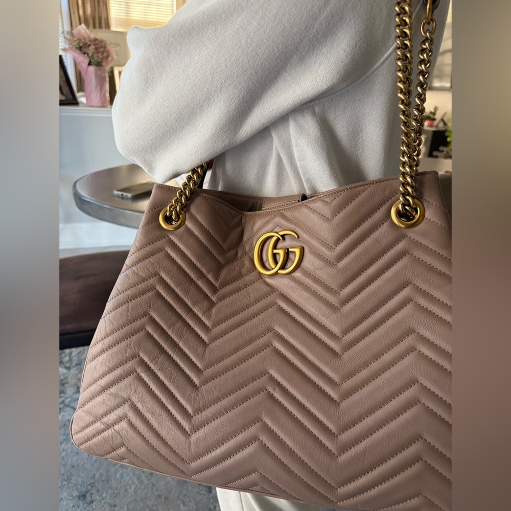 Gucci Beige Quilted Shoulder Bag with Gold Chain